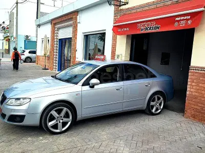 Usado Seat Exeo Sport 143 CV (105 kW) 2010 Gris / plata Berlina