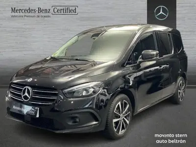 Usado Mercedes T180 116 CV (85 kW) 2025 Negro Monovolumen
