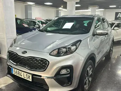 Usado Kia Sportage 132 CV (97 kW) 2021 Gris / plata SUV