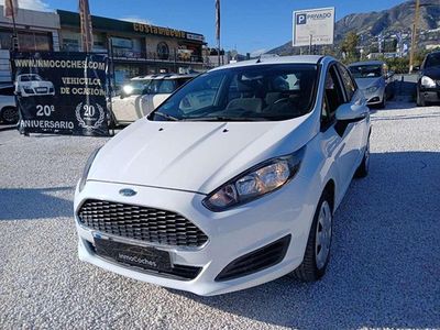 Usado Ford Fiesta Trend 75 CV (55 kW) 2016 Blanco Utilitario