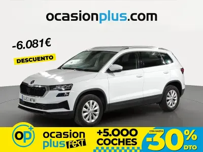 Usado Skoda Karoq Selection 115 CV (84 kW) 2024 Blanco SUV