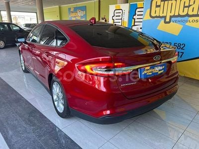 Usado Ford Mondeo Trend 120 CV (88 kW) 2021 Granate Berlina