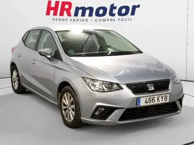 Usado Seat Ibiza Style Plus 80 CV (58 kW) 2019 Gris Utilitario