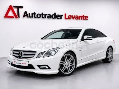 Usado Mercedes E220 Elegance 170 CV (125 kW) 2010 Blanco Coupe