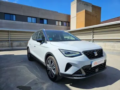 Usado Seat Arona FR 116 CV (85 kW) 2025 Blanco SUV