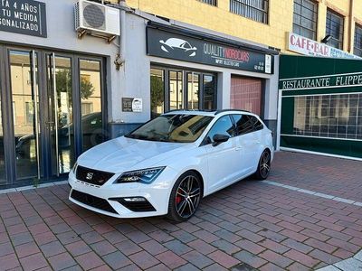 Usado Seat Leon 4Drive 300 CV (220 kW) 2018 Blanco Familiar