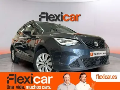 Usado Seat Arona Style 110 CV (80 kW) 2023 Azul SUV