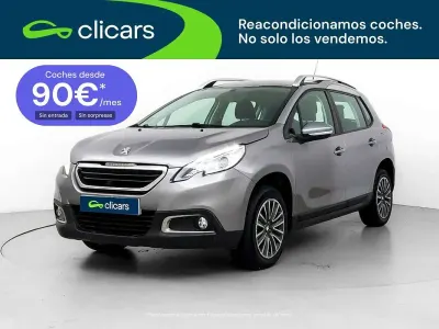 Usado Peugeot 2008 Active 110 CV (80 kW) 2015 Gris SUV
