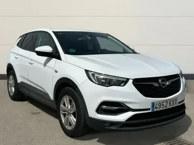 Używany Opel Grandland X Selective 130 KM (95 kW) 2019 Biały SUV