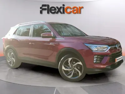 Usado SsangYong Korando 149 CV (109 kW) 2024 Granate SUV