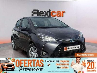 Usado Toyota Yaris Hybrid Active 100 CV (73 kW) 2019 Gris Utilitario