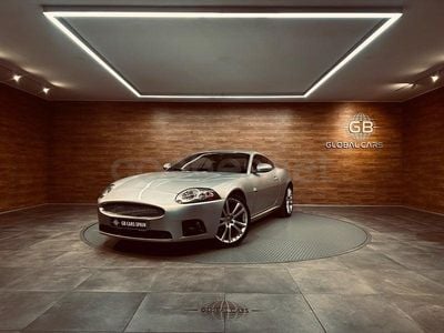 Usado Jaguar XK8 298 HP (219 kW) 2006 Cinzento Coupé
