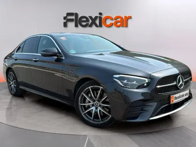 Usado Mercedes E400 330 CV (242 kW) 2021 Gris Berlina