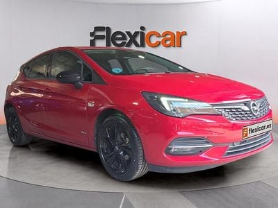 Usado Opel Astra Design & Tech 130 HP (95 kW) 2021 Vermelho Sedan
