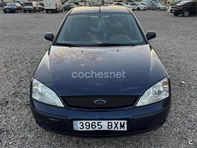 Usado Ford Mondeo Trend 130 CV (95 kW) 2002 Azul Berlina