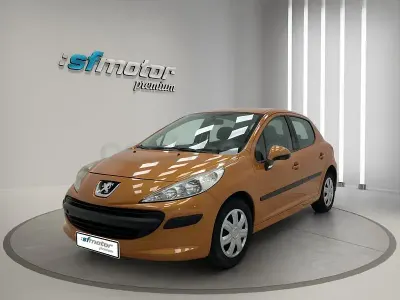 Usado Peugeot 207 75 CV (55 kW) 2007 Naranja Berlina