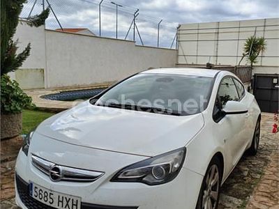 Usado Opel Astra GTC Selective 136 CV (100 kW) 2014 Blanco Berlina