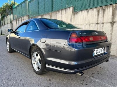 Gris / plata Usado 2001 Honda Accord Coupe | 5500 €