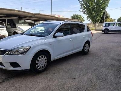 Usado Kia Ceed Sportswagon 126 CV (92 kW) 2010 Blanco Familiar