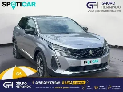 Usado Peugeot 3008 Allure 180 CV (132 kW) 2024 Gris / plata SUV