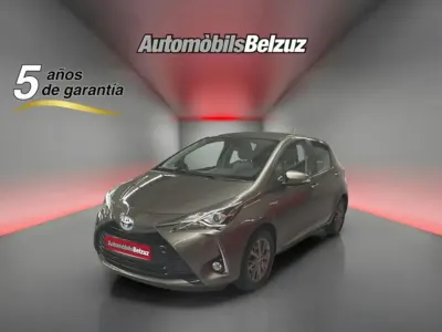 Usado Toyota Yaris Hybrid Active 100 CV (73 kW) 2019