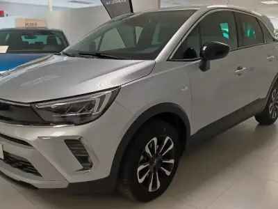 Usado Opel Crossland Elegance 110 CV (80 kW) 2024 Gris SUV