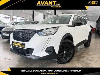 Usado Peugeot 2008 Active 100 CV (73 kW) 2022 Blanco SUV