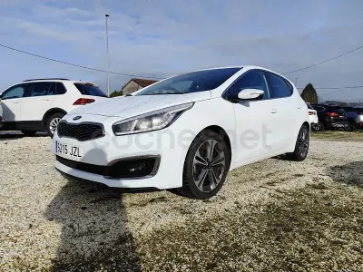 Usado Kia Ceed GT 136 HP (100 kW) 2017 Branco Sedan