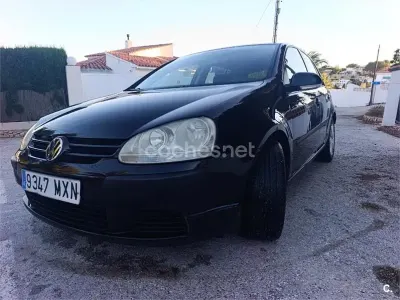 Usado VW Golf IV Conceptline 90 CV (66 kW) 2005 Negro Berlina