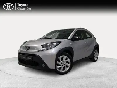Begagnad Toyota Aygo X Play 72 HK (52 kW) 2024 Grå SUV
