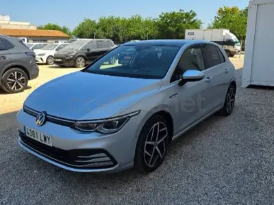 Usado VW Golf VIII Style 130 CV (95 kW) 2022 Gris / plata Berlina