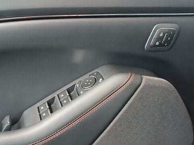 Usado Ford Mustang Mach-E Premium 197 kW (269 CV) 2023 Negro SUV