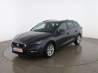 Usado Seat Leon Style 131 CV (96 kW) 2021 Azul Familiar