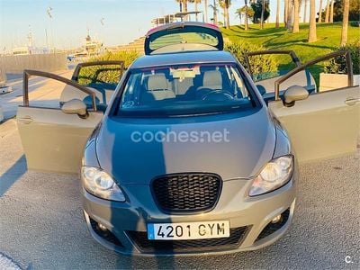Usado Seat Leon Ecomotive 105 CV (77 kW) 2010 Gris / plata Utilitario