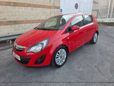 Usado Opel Corsa Selective 85 CV (62 kW) 2015 Rojo Utilitario