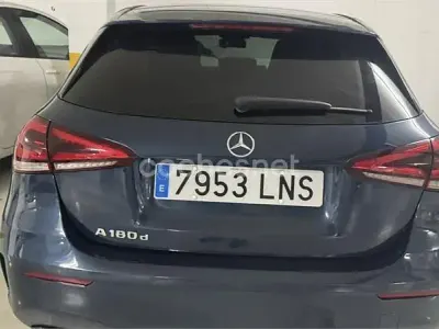Usado Mercedes A180 116 CV (85 kW) 2021 Azul Berlina