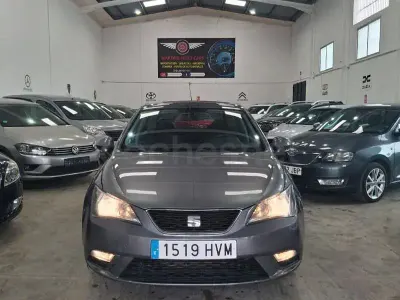 Usado Seat Ibiza Style 105 CV (77 kW) 2014 Gris / plata Berlina