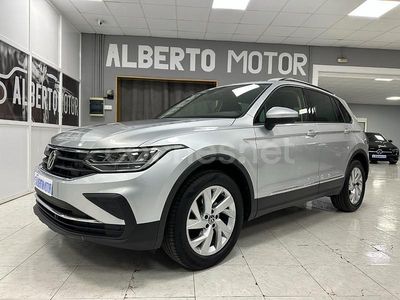 Gris / plata Usado 2021 VW Tiguan Life SUV | 24.900 € (Buen precio)