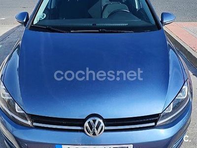Usado VW Golf 105 CV (77 kW) 2013 Azul Berlina