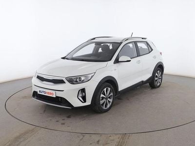 Usado Kia Stonic 101 CV (74 kW) 2022 Blanco SUV