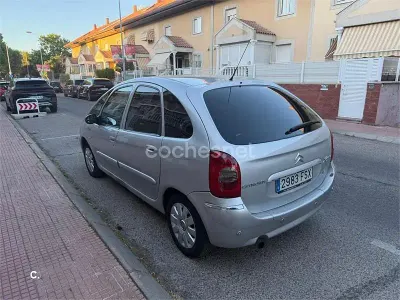 Usado Citroën Xsara Picasso Exclusive 92 CV (67 kW) 2007 Gris / plata Monovolumen