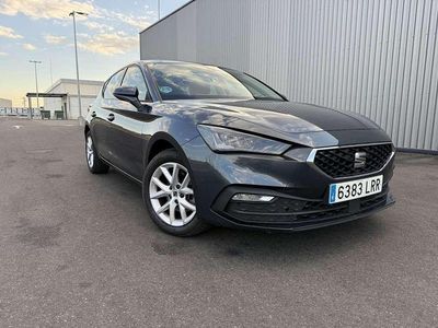 Usado Seat Leon Style 116 CV (85 kW) 2021 Negro Berlina