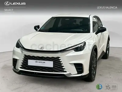 Usado Lexus LBX 136 CV (100 kW) 2025 Blanco SUV