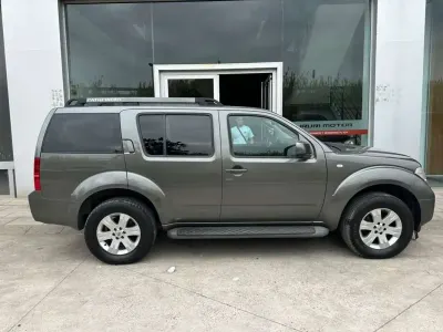 Usado Nissan Pathfinder SE 174 CV (127 kW) 2006 Gris SUV