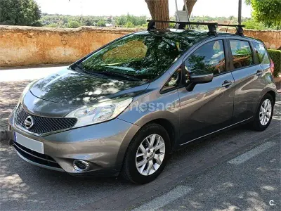 Usado Nissan Note Acenta 90 CV (66 kW) 2015 Gris / plata Utilitario