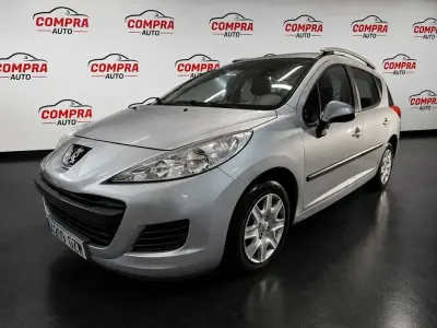 Usado Peugeot 207 90 CV (66 kW) 2010 Gris Familiar