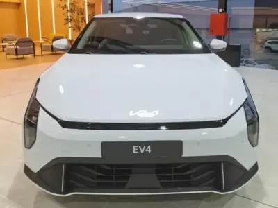 Nuevo Kia EV4 Air 150 kW (204 CV) 2026 Blanco Berlina