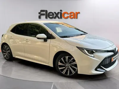 Usado Toyota Corolla Style 122 CV (89 kW) 2022 Blanco Berlina