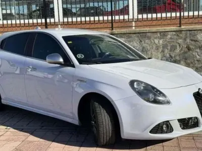 Usado Alfa Romeo Giulietta Distinctive 170 CV (125 kW) 2013 Blanco Utilitario