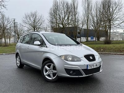 Usado Seat Altea XL Reference 105 CV (77 kW) 2012 Gris / plata Monovolumen